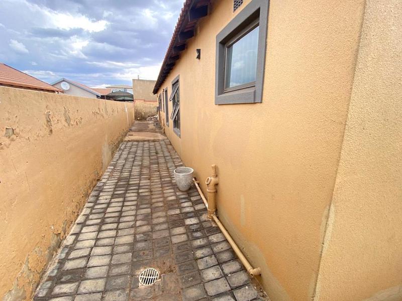 3 Bedroom Property for Sale in Protea Glen Gauteng