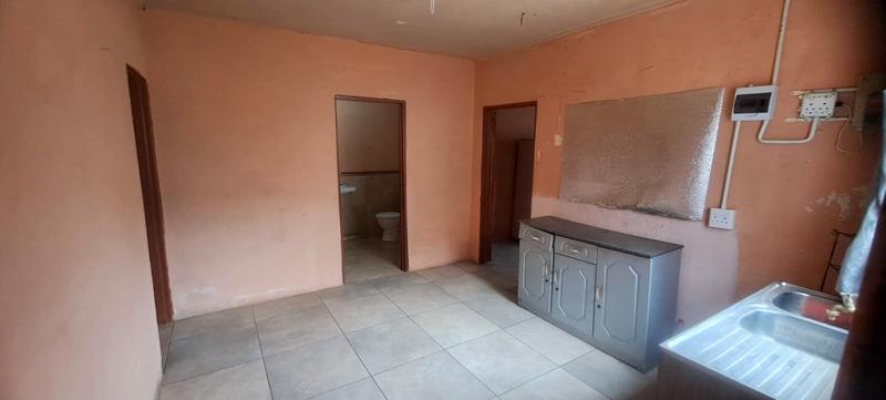 2 Bedroom Property for Sale in Sol Plaatjie Gauteng