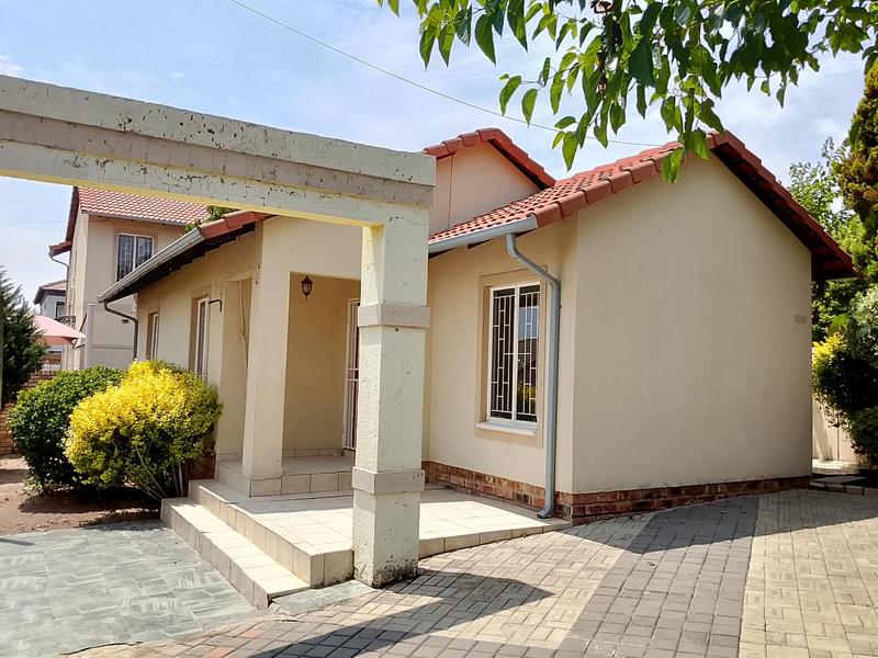 To Let 3 Bedroom Property for Rent in Kya Sands Gauteng