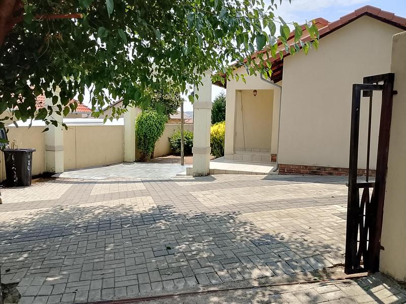 To Let 3 Bedroom Property for Rent in Kya Sands Gauteng