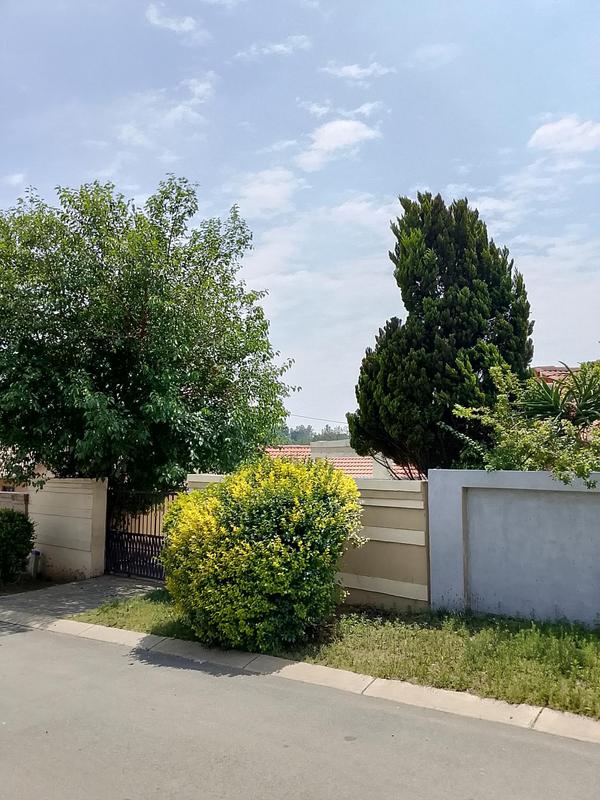 To Let 3 Bedroom Property for Rent in Kya Sands Gauteng