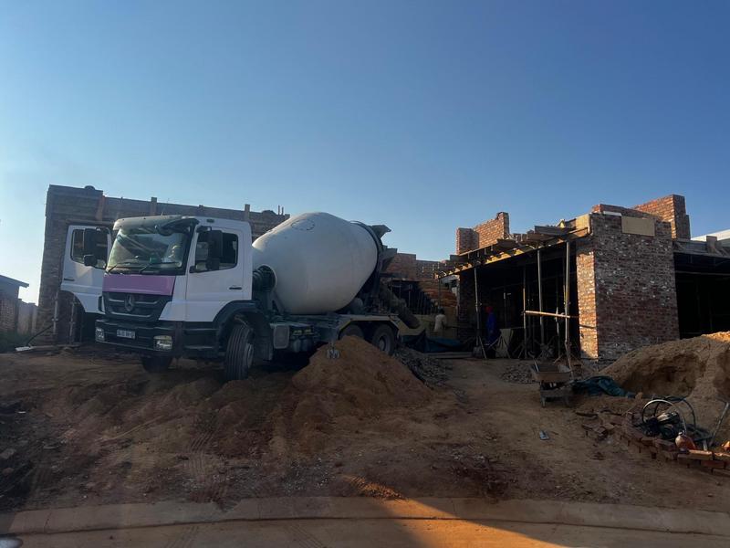 5 Bedroom Property for Sale in Midstream Heights Gauteng
