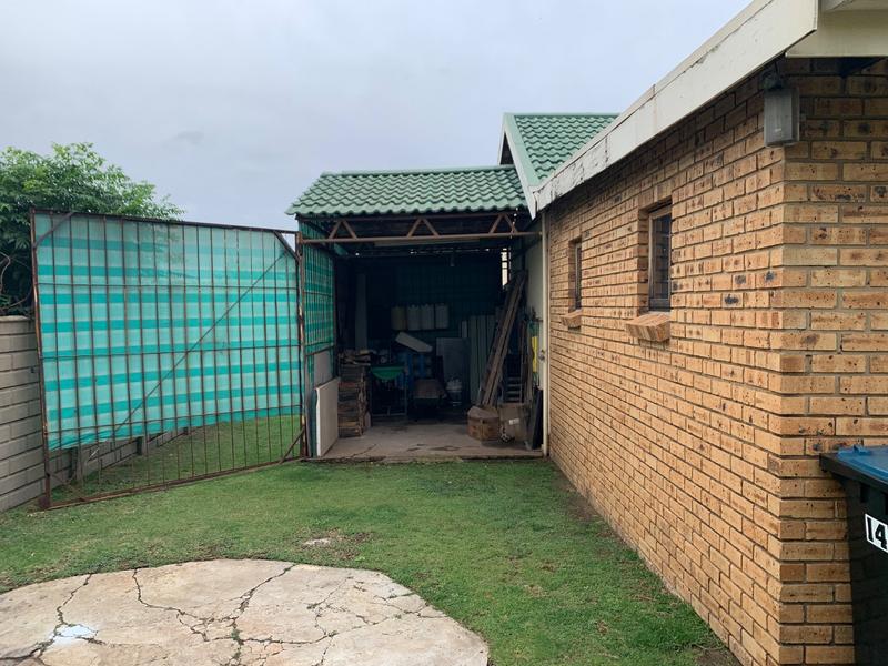 4 Bedroom Property for Sale in Flora Gardens Gauteng