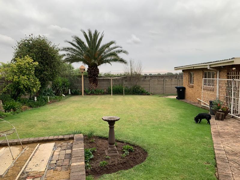 4 Bedroom Property for Sale in Flora Gardens Gauteng