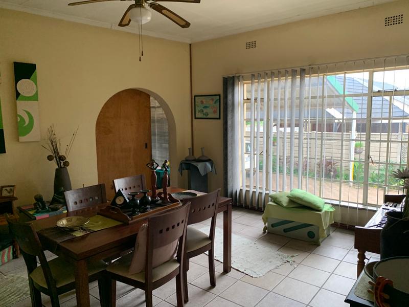 4 Bedroom Property for Sale in Flora Gardens Gauteng