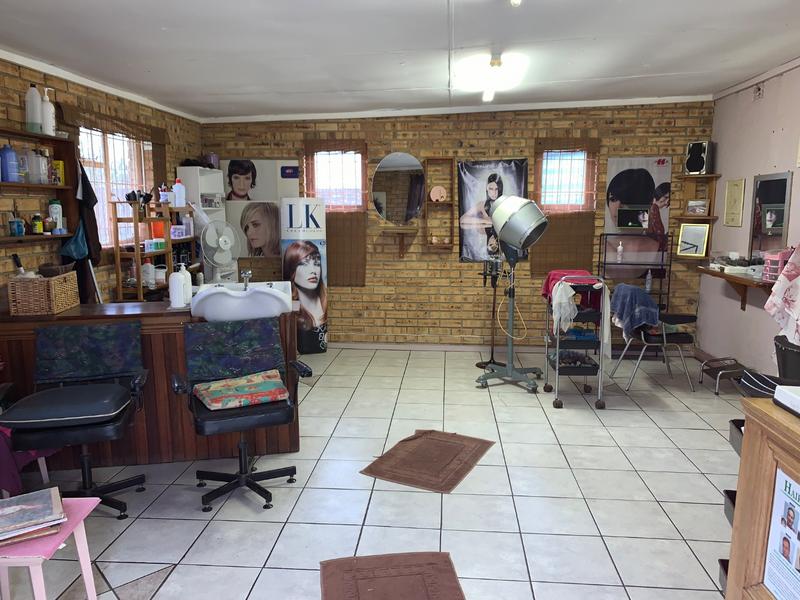 4 Bedroom Property for Sale in Flora Gardens Gauteng