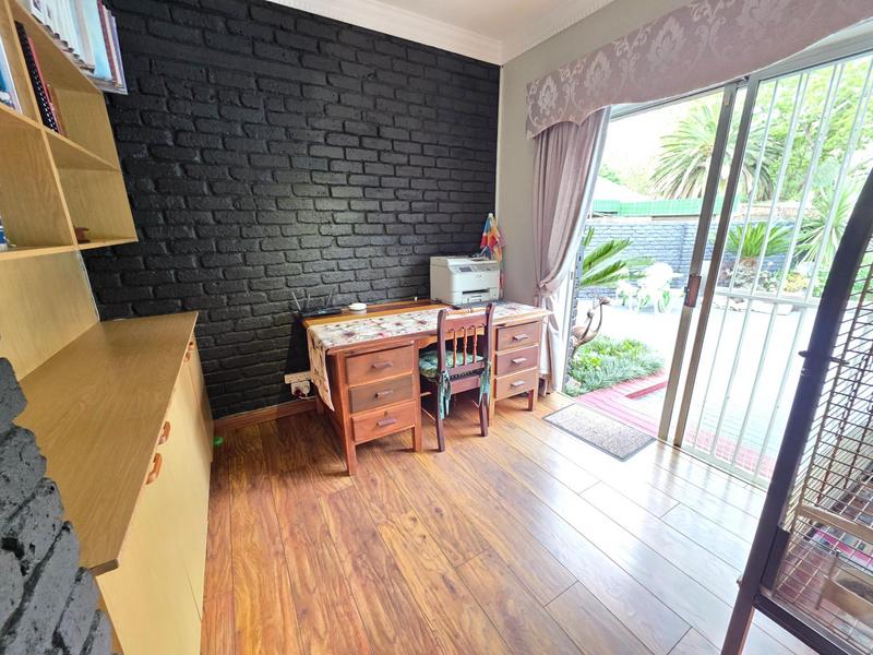 3 Bedroom Property for Sale in Golf Park Gauteng