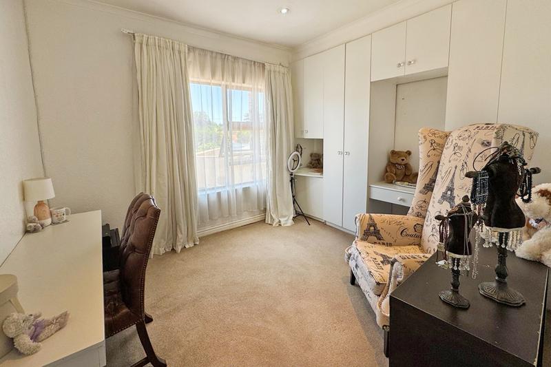 To Let 3 Bedroom Property for Rent in Sydenham Gauteng