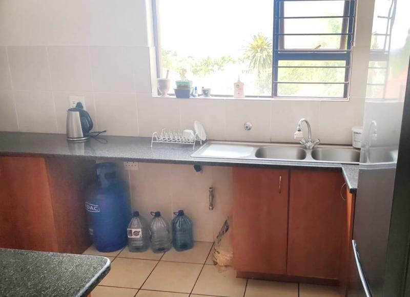 2 Bedroom Property for Sale in Roosevelt Park Gauteng