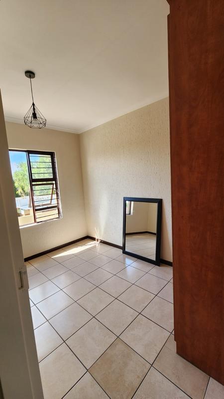 2 Bedroom Property for Sale in Roosevelt Park Gauteng