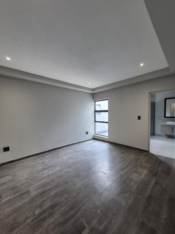 To Let 3 Bedroom Property for Rent in Bryanston Gauteng