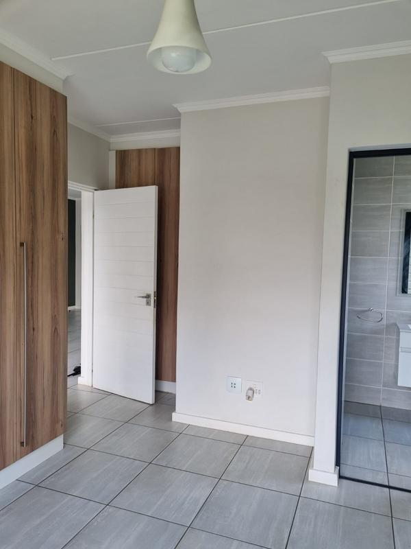 To Let 3 Bedroom Property for Rent in Waterfall Gauteng