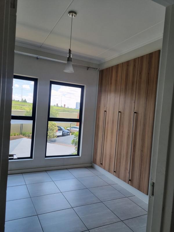 To Let 3 Bedroom Property for Rent in Waterfall Gauteng