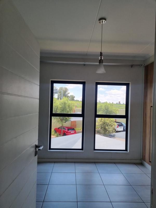 To Let 3 Bedroom Property for Rent in Waterfall Gauteng