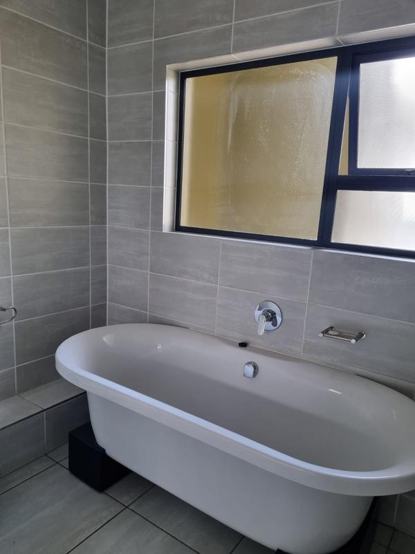 To Let 3 Bedroom Property for Rent in Waterfall Gauteng