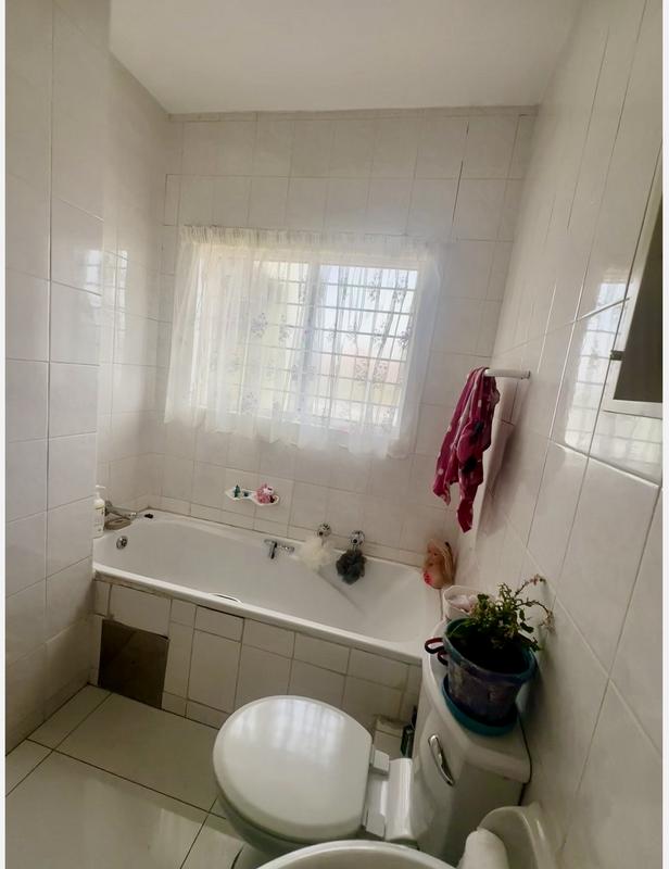 2 Bedroom Property for Sale in Glenhazel Gauteng