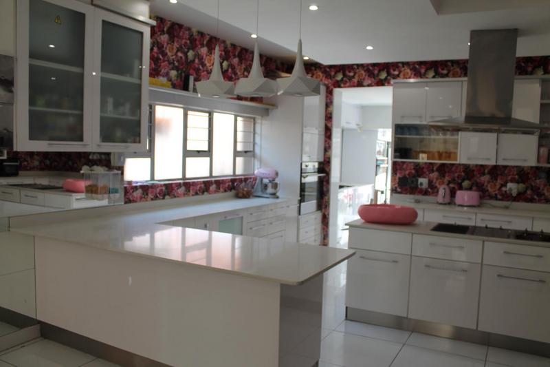 8 Bedroom Property for Sale in South Kensington Gauteng