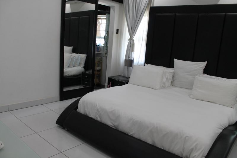 8 Bedroom Property for Sale in South Kensington Gauteng