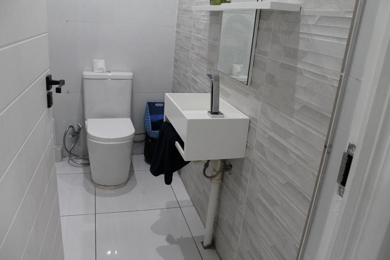 8 Bedroom Property for Sale in South Kensington Gauteng