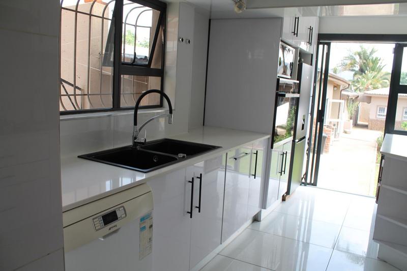 8 Bedroom Property for Sale in South Kensington Gauteng