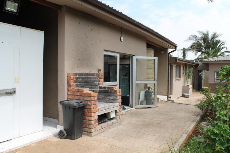 8 Bedroom Property for Sale in South Kensington Gauteng