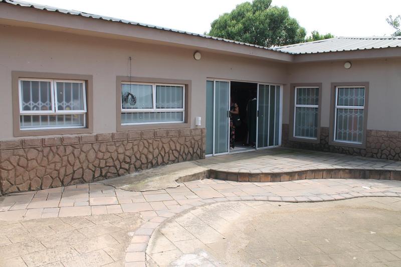 8 Bedroom Property for Sale in South Kensington Gauteng