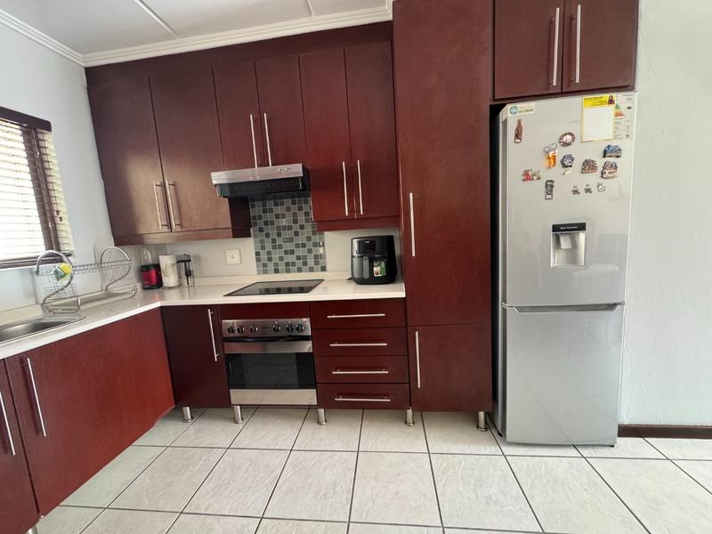 To Let 2 Bedroom Property for Rent in Sunninghill Gauteng