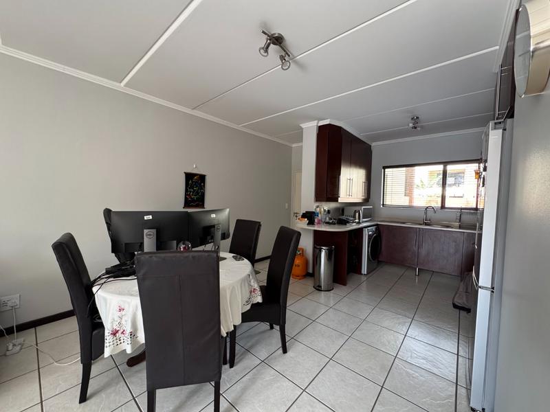 To Let 2 Bedroom Property for Rent in Sunninghill Gauteng