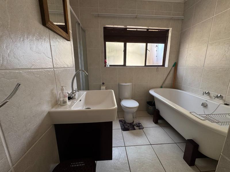 To Let 2 Bedroom Property for Rent in Sunninghill Gauteng