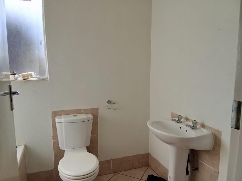 2 Bedroom Property for Sale in Halfway Gardens Gauteng