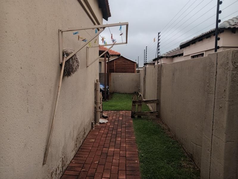 3 Bedroom Property for Sale in Greenhills Gauteng