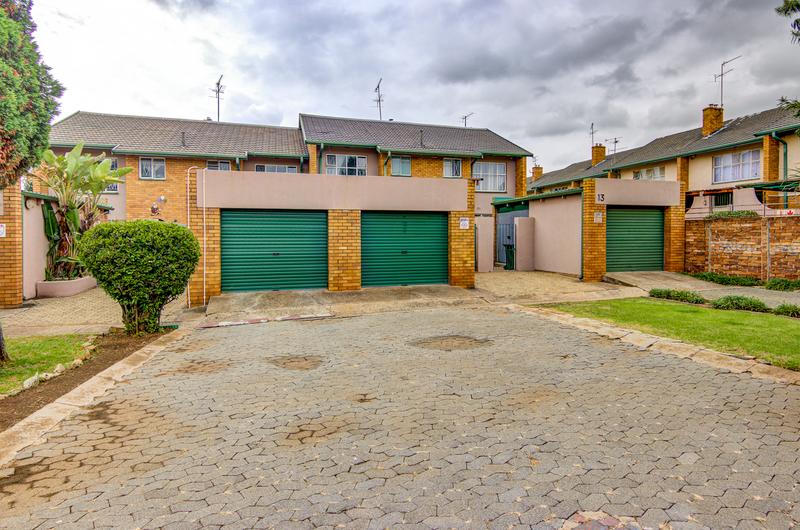 To Let 2 Bedroom Property for Rent in East Geduld Gauteng