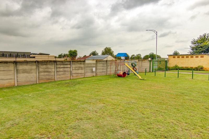 To Let 2 Bedroom Property for Rent in East Geduld Gauteng