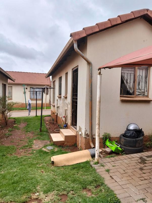 2 Bedroom Property for Sale in Clayville Gauteng