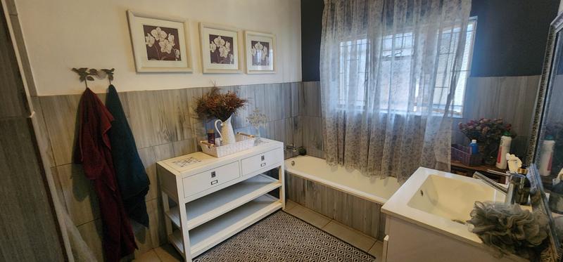 4 Bedroom Property for Sale in Heatherview Gauteng