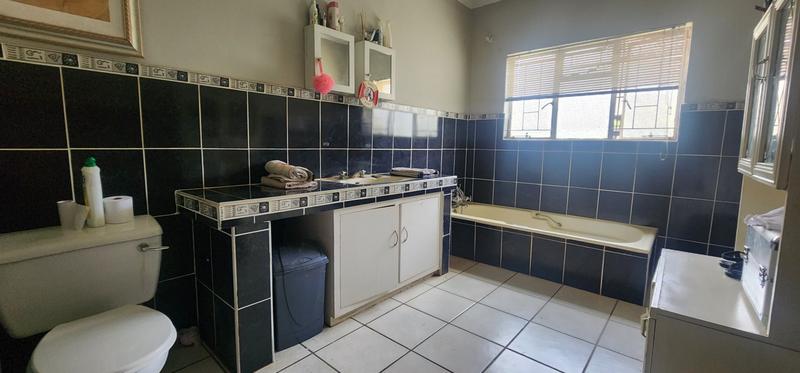 4 Bedroom Property for Sale in Heatherview Gauteng