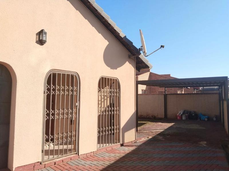 3 Bedroom Property for Sale in Spruit View Gauteng
