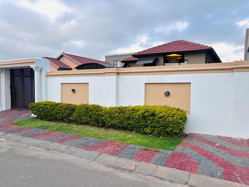 3 Bedroom Property for Sale in Fleurhof Gauteng