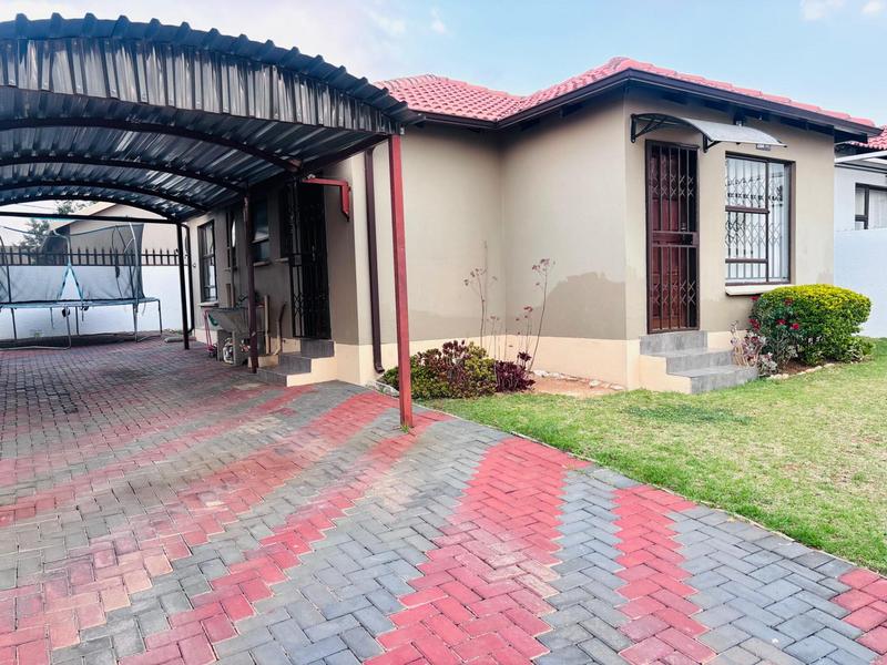 3 Bedroom Property for Sale in Fleurhof Gauteng