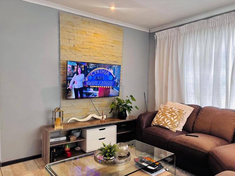 3 Bedroom Property for Sale in Fleurhof Gauteng