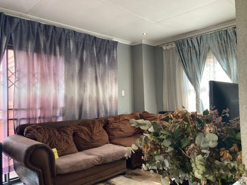 2 Bedroom Property for Sale in Dawn Park Gauteng