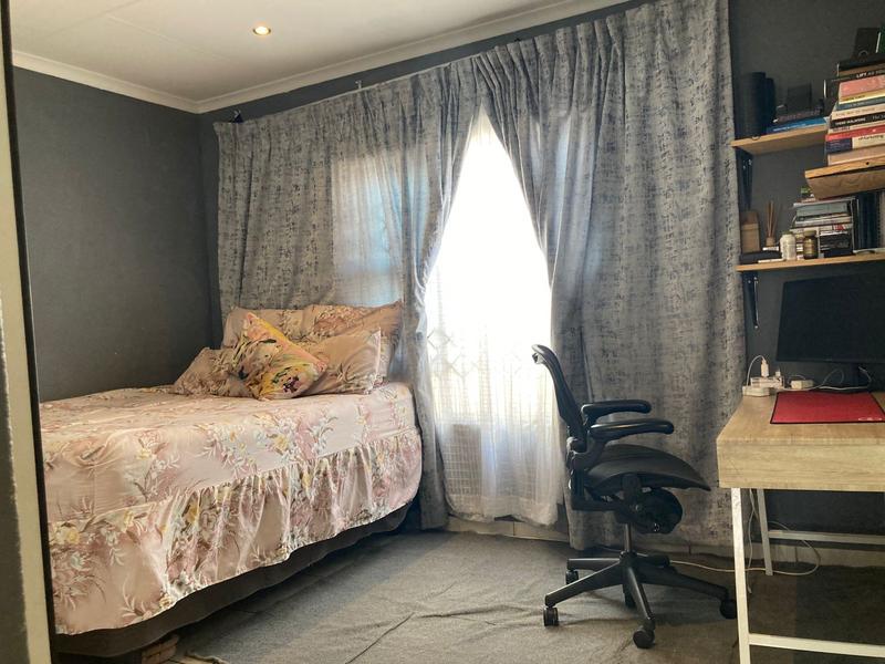 2 Bedroom Property for Sale in Dawn Park Gauteng
