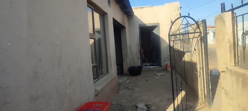 11 Bedroom Property for Sale in Mapetla Gauteng