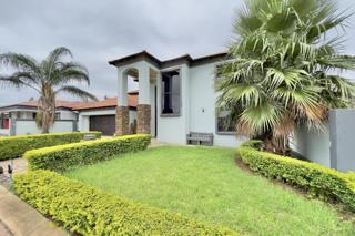 5 Bedroom Property for Sale in The Orchards Gauteng