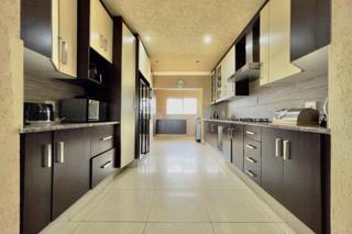 5 Bedroom Property for Sale in The Orchards Gauteng