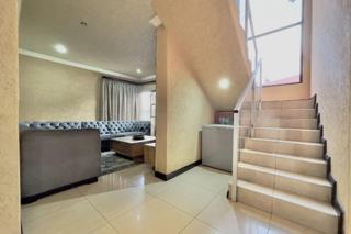 5 Bedroom Property for Sale in The Orchards Gauteng