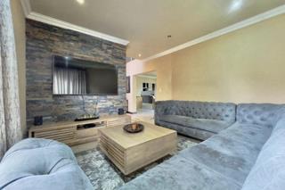 5 Bedroom Property for Sale in The Orchards Gauteng