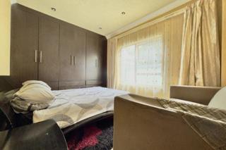 5 Bedroom Property for Sale in The Orchards Gauteng