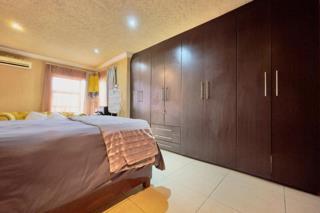 5 Bedroom Property for Sale in The Orchards Gauteng