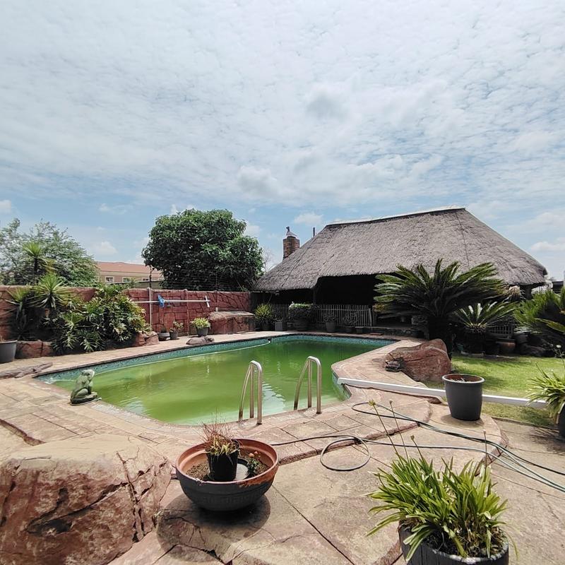 3 Bedroom Property for Sale in Klippoortje Gauteng
